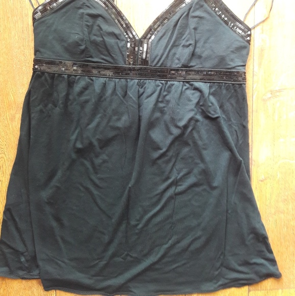 Top - Picture 2 of 2